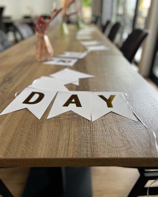 ✨ Der Herbst verabschiedet sich langsam – voller bunter Momente, gemütlicher Tage und kleiner Erinnerungen, die wir mitnehmen in die kalte Jahreszeit.

Vom ersten Geburtstags-Toast über inspirierende Tagungen bis hin zu unvergesslichen Hochzeiten – wir durften so viele schöne Momente begleiten. 🥂

Danke an alle, die hier gefeiert, gelacht und Erinnerungen geschaffen haben!
Und jetzt? Wir blicken voller Vorfreude auf die Winter-Feierzeit ❄️ – mehr dazu bald hier bei uns im Haus Kuckenberg! 🌟

#HausKuckenberg #EventlocationNRW #Burscheid #HeiratenNRW #Hochzeitsmesse #hochzeitimbergischen #eventlocationburscheid #burscheidfeiert #eventlocationnrw #eventlocationburscheid #hochzeitslocationnrw #dasbergische #nrwhochzeiten #kuckenbergmomente