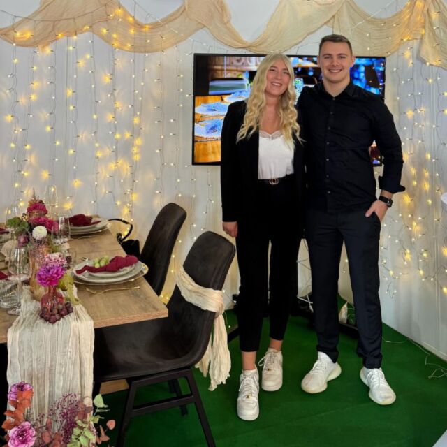 Vor knapp zwei Monaten waren wir in Köln auf der TrauDich – die ersten Messebilder liegen also noch gar nicht so lange zurück.
Jetzt geht es für uns Ende Januar weiter nach Wuppertal zur HERA.
Wir freuen uns schon sehr darauf, euch dort persönlich kennenzulernen.
Kommt vorbei! 

#hauskuckenberg #messewuppertal #hochzeitsmesse #hochzeitslocationnrw #eventlocationnrw #herawuppertal #hera